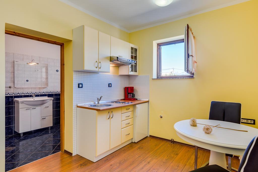 Apartments Duje Ribnica Obrovac Esterno foto