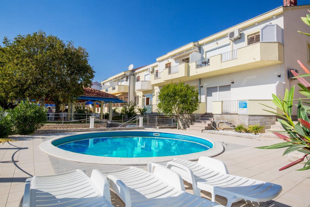 Apartments Duje Ribnica Obrovac Esterno foto